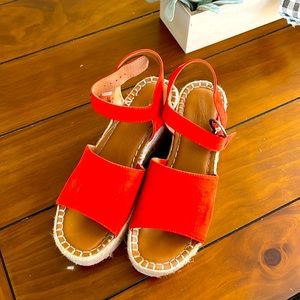 Universal Thread Coral/orange wedge